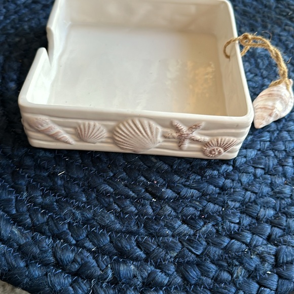 Sea shells Napkin Holder - Picture 3 of 9